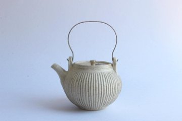 鈴木　進　粉引しのぎ急須（金具取手）の画像