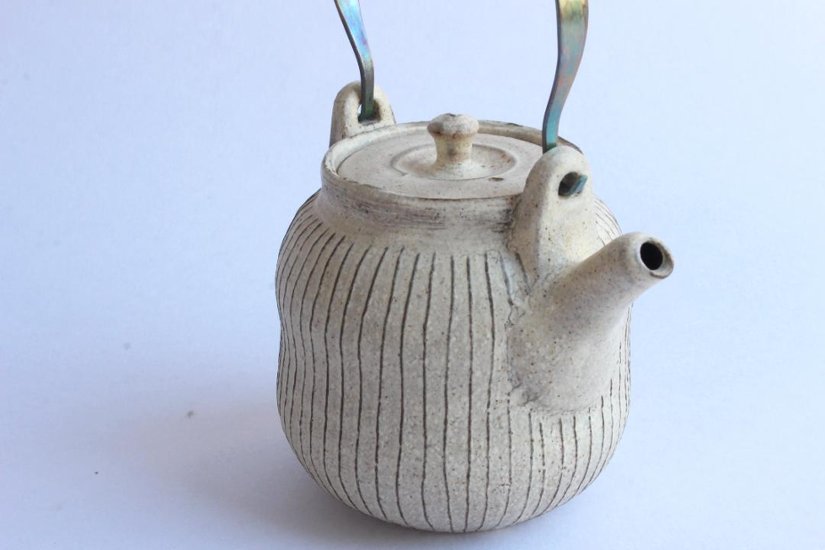 鈴木　進　粉引線紋急須（金具取手）画像