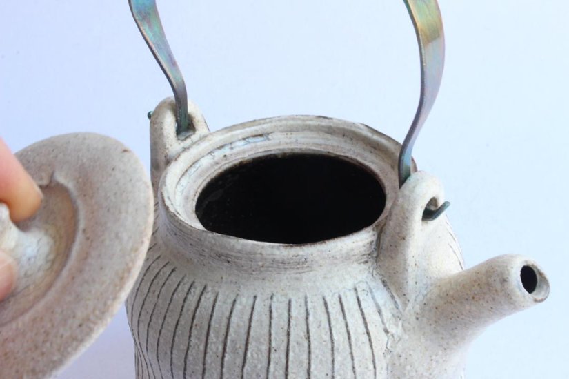 鈴木　進　粉引線紋急須（金具取手）画像