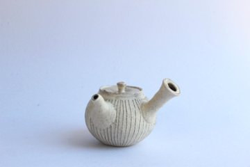 鈴木　進　粉引線紋急須の画像