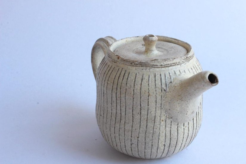 鈴木　進　粉引線紋ポット画像