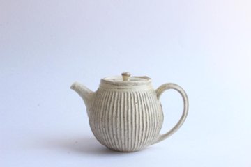 鈴木　進　粉引しのぎポットの画像