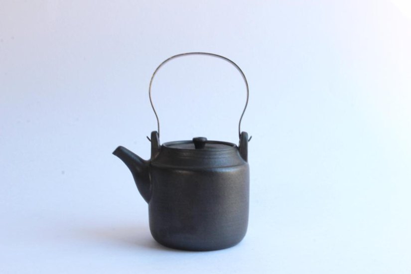 鈴木　進　金彩釉急須（金具取手）画像