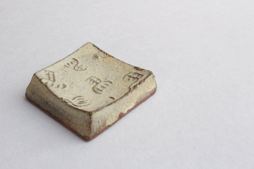 鈴木　進　粉引箸置き　左馬画像