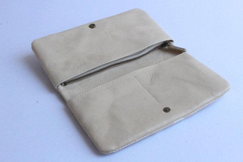 太田一永　長財布画像