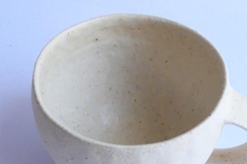 高田かえ　白土マグカップ画像