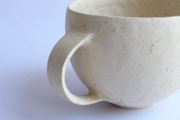 高田かえ　白土マグカップ画像