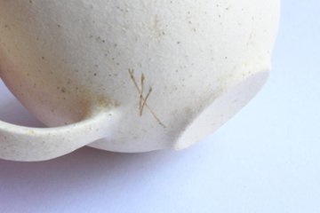 高田かえ　白土マグカップ画像