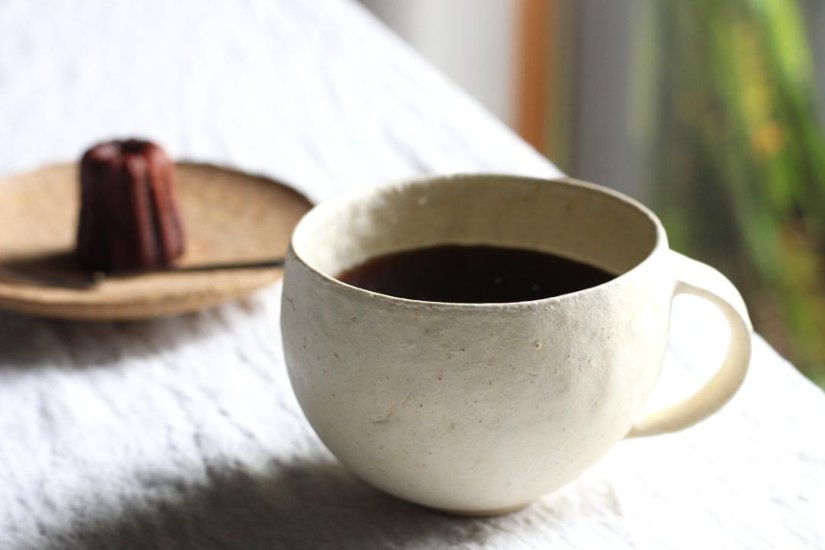 高田かえ　白土マグカップ画像