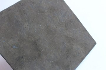 高田かえ　黒錆角皿画像