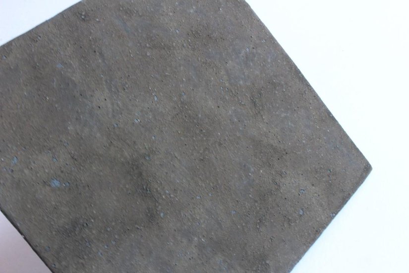 高田かえ　黒錆角皿画像