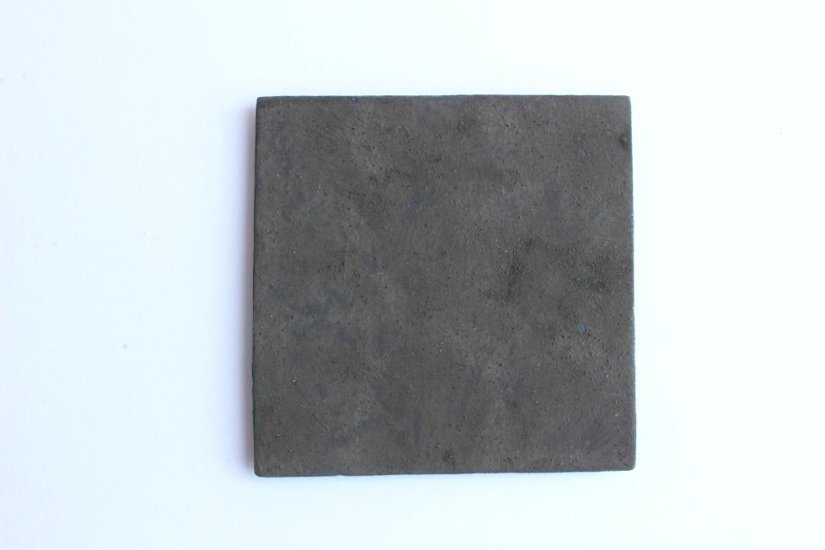 高田かえ　黒錆角皿画像