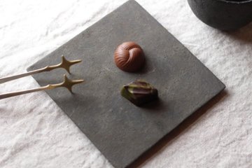 高田かえ　黒錆角皿画像