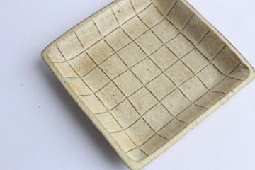 鈴木　進　粉引線紋角皿画像