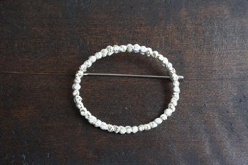 小原聖子　ブローチ　WHITEの画像