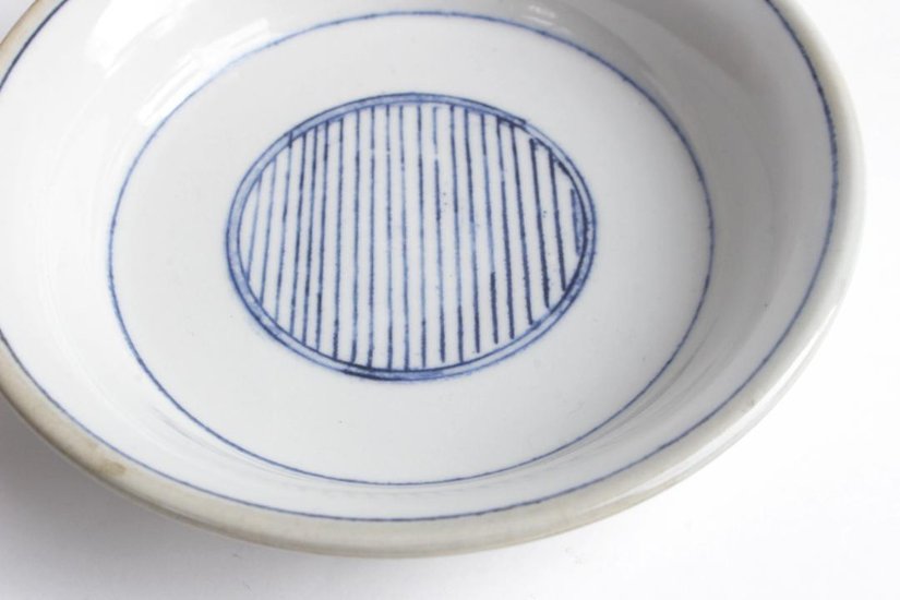 鈴木美佳子　１２ｃｍ小皿　線刻画像