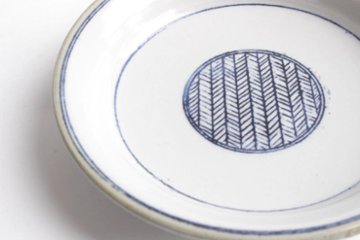 鈴木美佳子　１２ｃｍ小皿　矢羽根画像