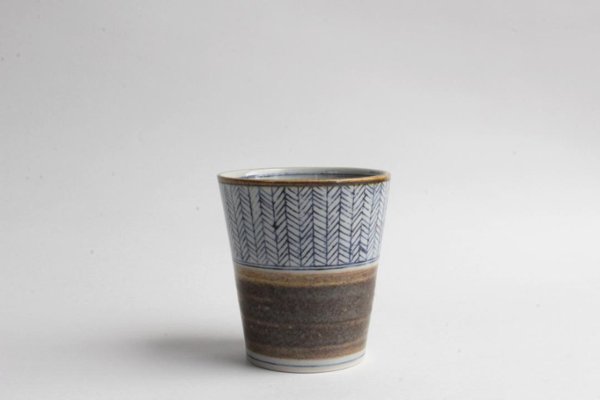 鈴木美佳子　ほそほそコップ　矢羽根（茶）の画像