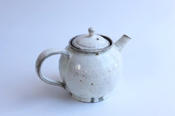 坪井俊憲　粉引ポット画像