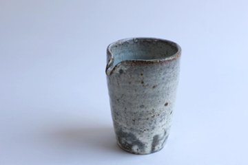 坪井俊憲　粉引筒片口画像