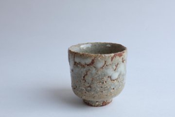 坪井俊憲　灰釉ぐい呑画像