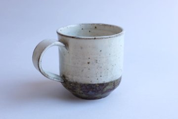 坪井俊憲　粉引手付きカップ画像