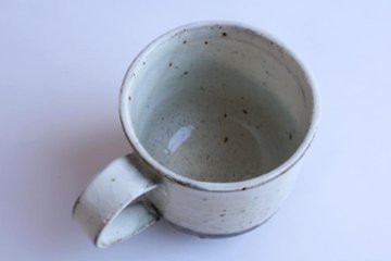 坪井俊憲　粉引手付きカップ画像