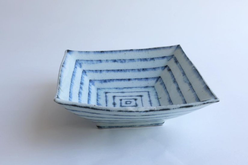 小峠貴美子　角鉢　渦画像
