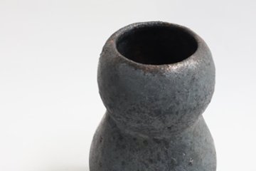 小峠貴美子　錆釉　花入れ画像