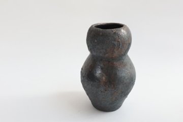 小峠貴美子　錆釉　花入れ画像
