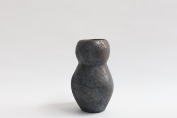 小峠貴美子　錆釉　花入れの画像
