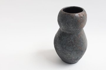 小峠貴美子　錆釉　花入れ画像