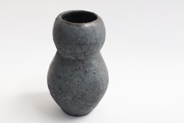 小峠貴美子　錆釉　花入れ画像