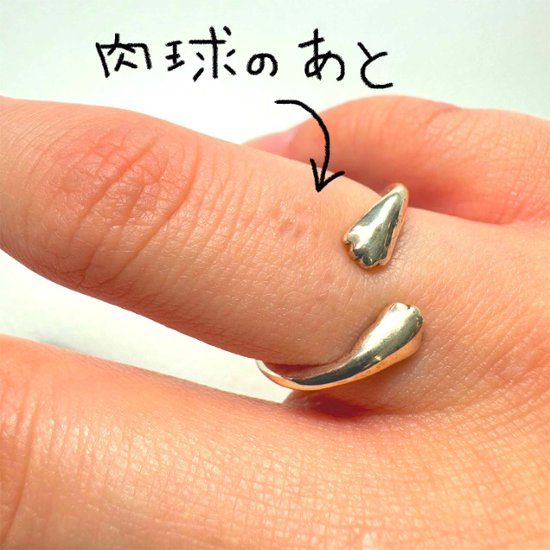 指を抱きしめる猫の手リング｜猫好きのためのアクセサリー（フリーサイズ）画像