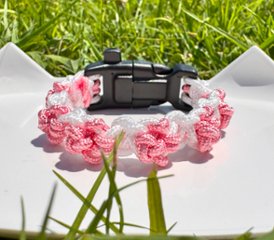 【肉球の防災ブレスレット】⑥白×ペールピンクの肉球画像