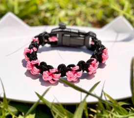 【肉球の防災ブレスレット】⑦黒×ペールピンクの肉球画像