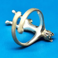 見上げる猫リング｜向きで表情が変わるフリーサイズリング（肉球デザイン・シルバー925）画像