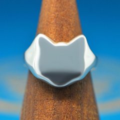 猫顔シルエットの印台リング｜面が光る大人の猫リング（シルバー925・18金・プラチナ）画像