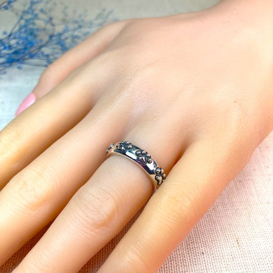 ぐるっと一周肉球リング｜猫好きのためのシルバーアクセサリー（silver925）画像