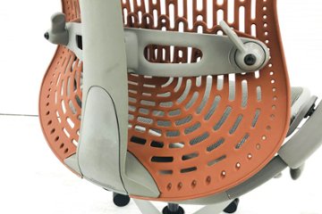 ミラチェア 中古 ハーマンミラー Herman Miller テラコッタ Mirra Chair メッシュ 中古オフィス家具画像