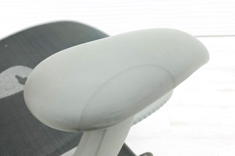 ミラチェア 中古 ハーマンミラー Herman Miller テラコッタ Mirra Chair メッシュ 中古オフィス家具画像