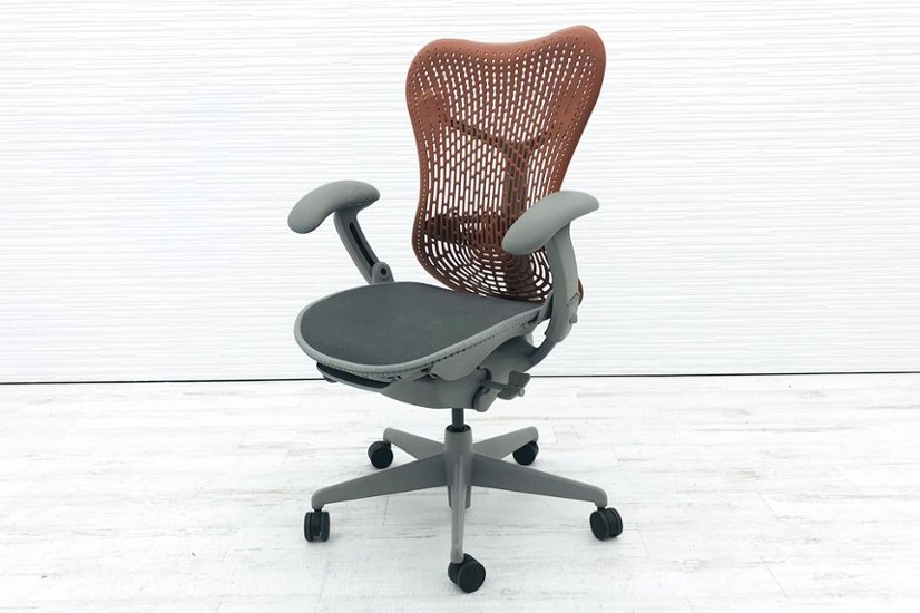 ミラチェア 中古 ハーマンミラー Herman Miller テラコッタ Mirra Chair メッシュ 中古オフィス家具画像