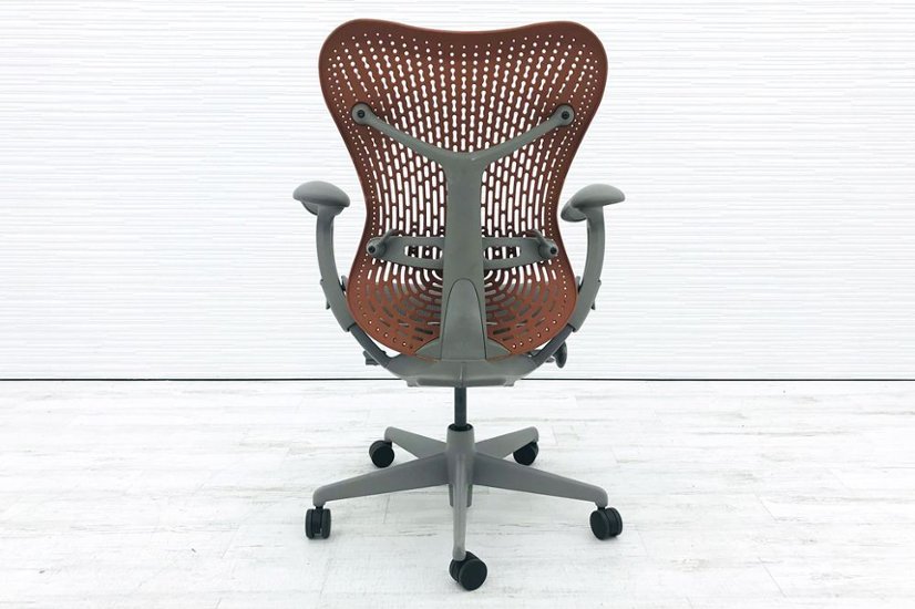 ミラチェア 中古 ハーマンミラー Herman Miller テラコッタ Mirra Chair メッシュ 中古オフィス家具画像