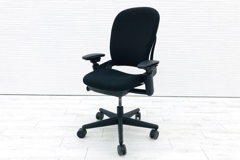 リープチェア スチールケース 中古 オフィスチェア クッション ブラック Steelcase Leap 可動肘 布張り 事務椅子 中古オフィス家具画像