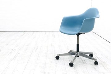 ヴィトラ イームズチェア ハーマンミラー Vitra 中古 イームズ キャスター脚 HermanMiller Eames Plastic ArmChairの画像