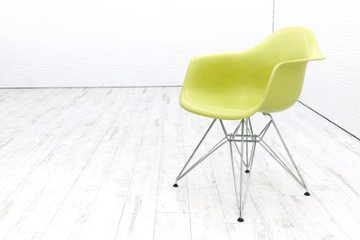 ヴィトラ イームズチェア ハーマンミラー Vitra 中古 イームズ HermanMiller Eames Plastic ArmChairの画像