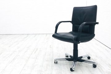 ヴィトラ フィグラチェア Vitra フィグラ 中古 figura chair デザイナーズチェア ローバック 革 ブラック 肘難ありの画像