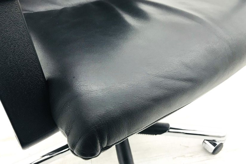 ヴィトラ フィグラチェア Vitra フィグラ 中古 figura chair デザイナーズチェア ローバック 革 ブラック 肘難あり画像