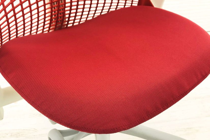 ハーマンミラー セイルチェア 中古 レッド SAYL Chairs デザインチェア 中古オフィス家具画像