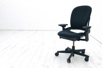 スチールケース リープチェア 中古 オフィスチェア クッション ブラック Steelcase Leap 可動肘 布張り 事務椅子 中古オフィス家具画像